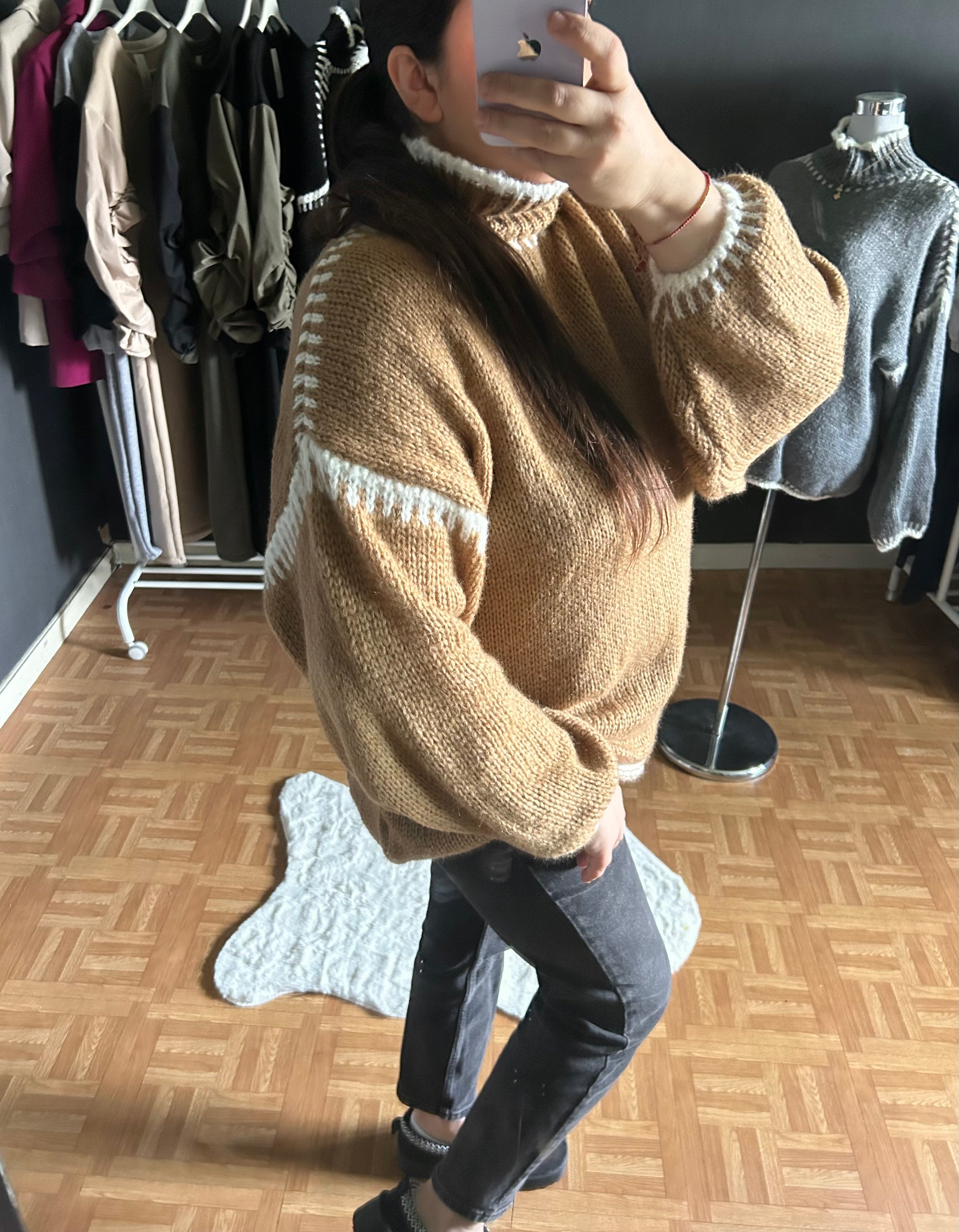 Pull col roulé camel